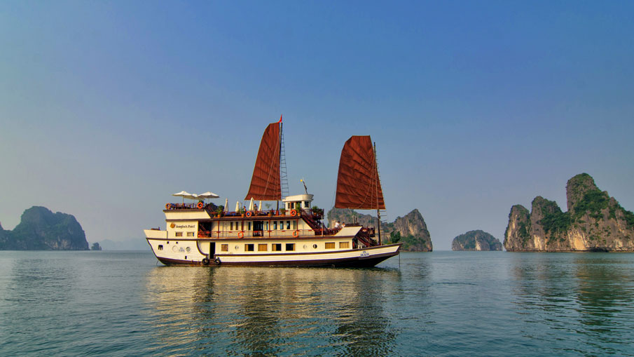 DRAGON PEARL CRUISE