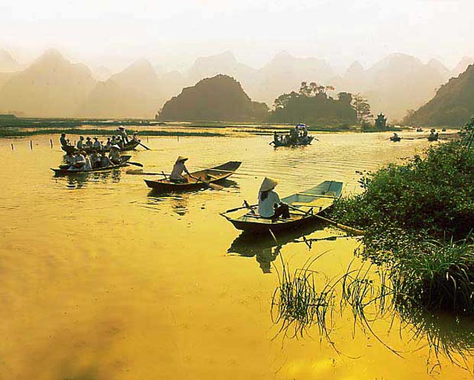 Perfume Pagoda Tour full Day